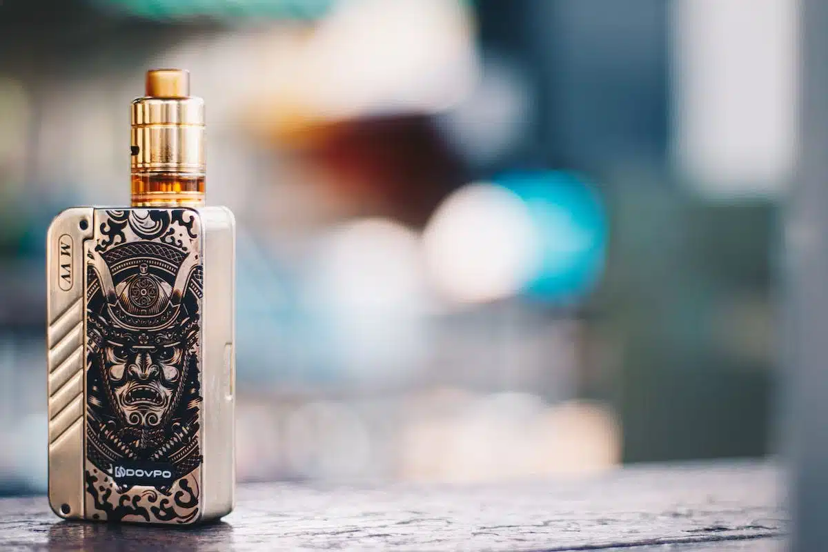 vape  e-cigarette